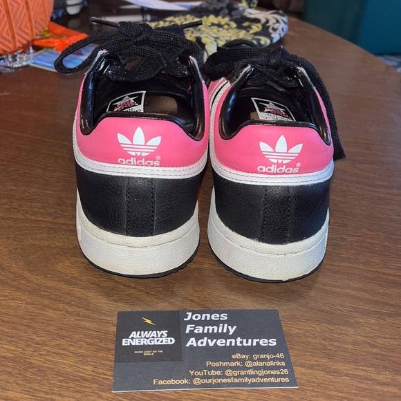 low top basketball sneakers